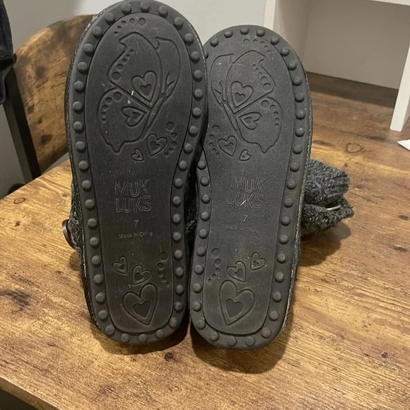 Muk Luks. Size 7. Perfect boots for Fall! Warm suede base with wool upper. - Picture 3 of 7